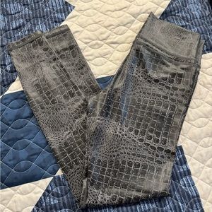 Zyia, armour light n tight, full length leggings. Size 8-10. Worn twice.